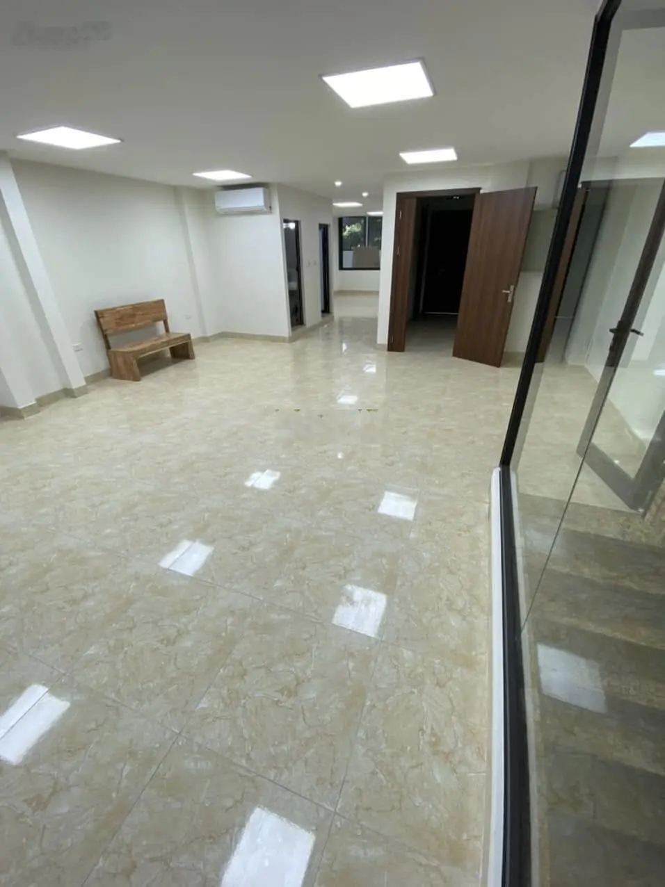 Bán toà văn phòng gara 15 ôtô Nguyễn Trãi, Nguyễn Xiển, dòng tiền 300 triệu, 200m2x10T, giá 55 tỷ