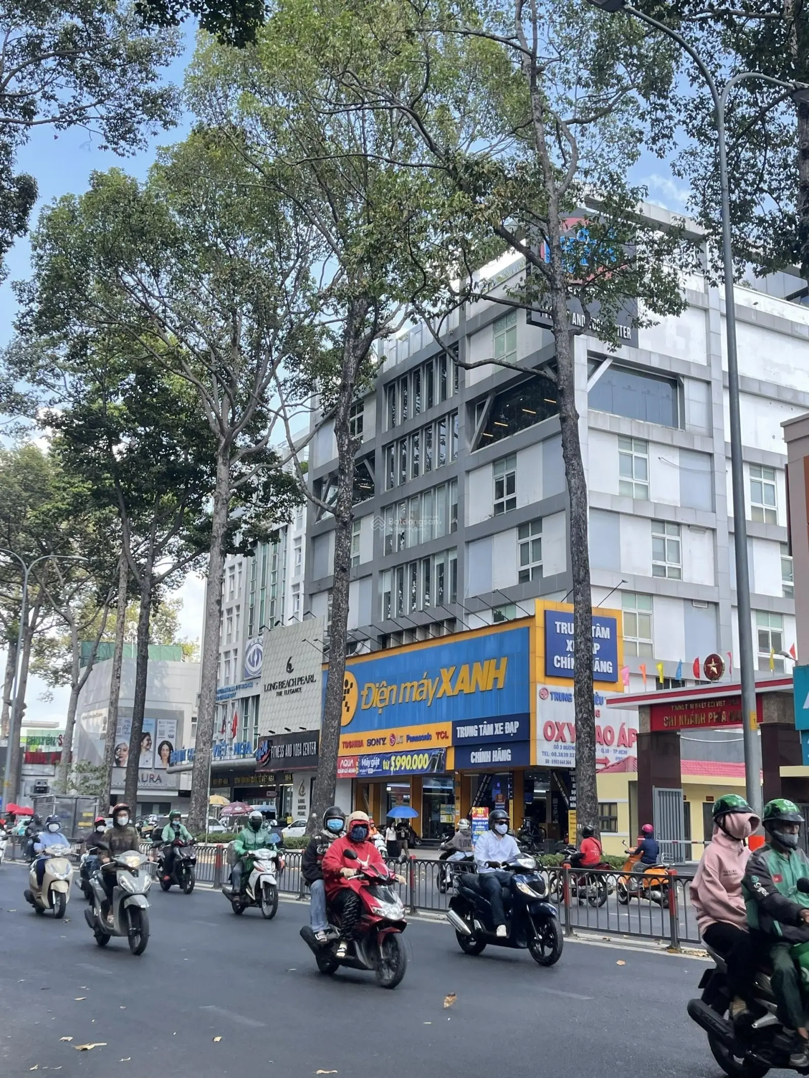 Khan hiếm! tòa nhà góc 2mt đường 3 tháng 2(hầm + 10 tầng, dt 5,6 x 30m)_hdt: 250 triệu - chỉ 65 tỷ
