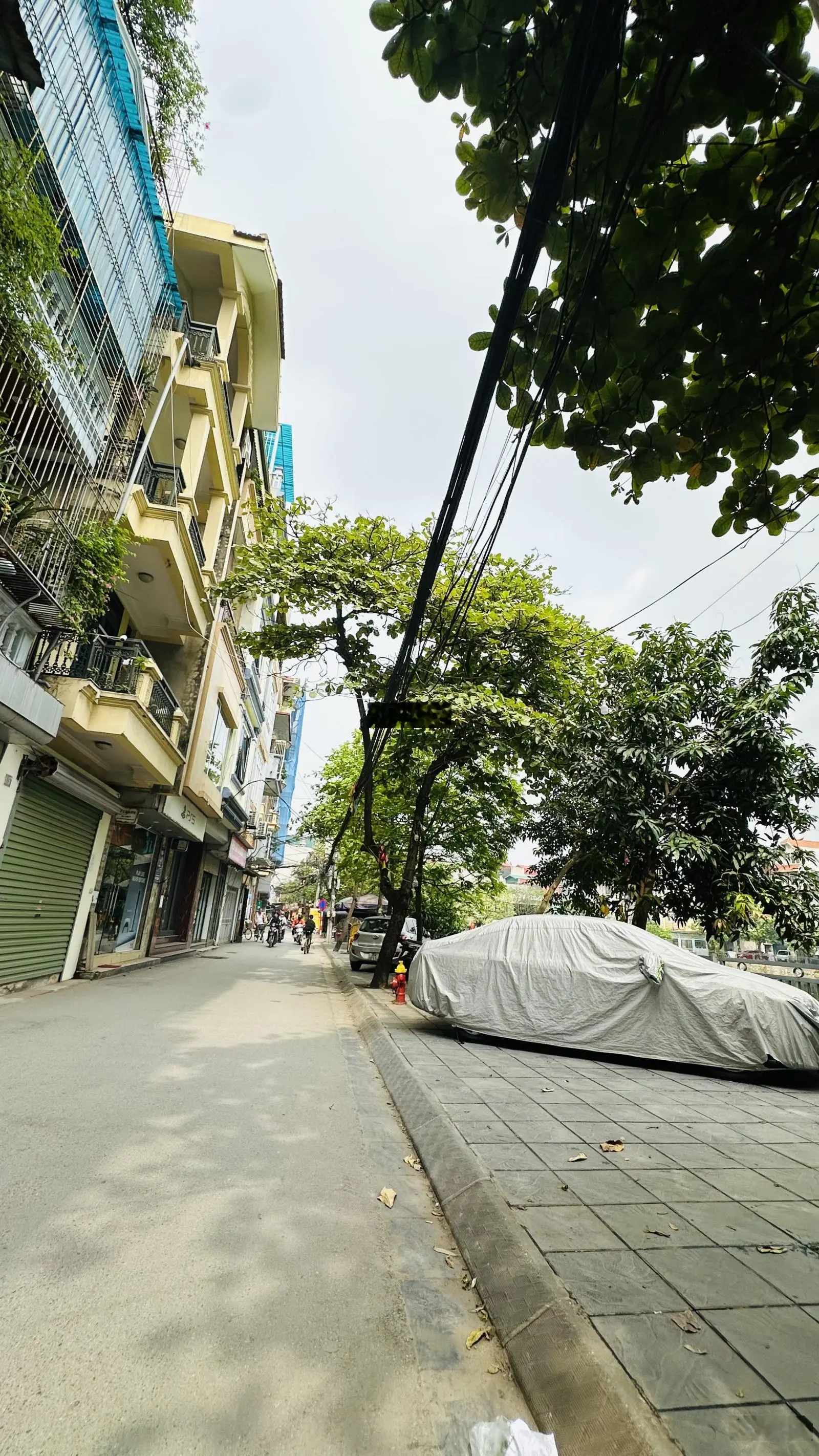Mua một được hai. Chủ nhà cần thanh khoản nhanh 2 căn mặt ngõ ô tô - kinh doanh - view hồ