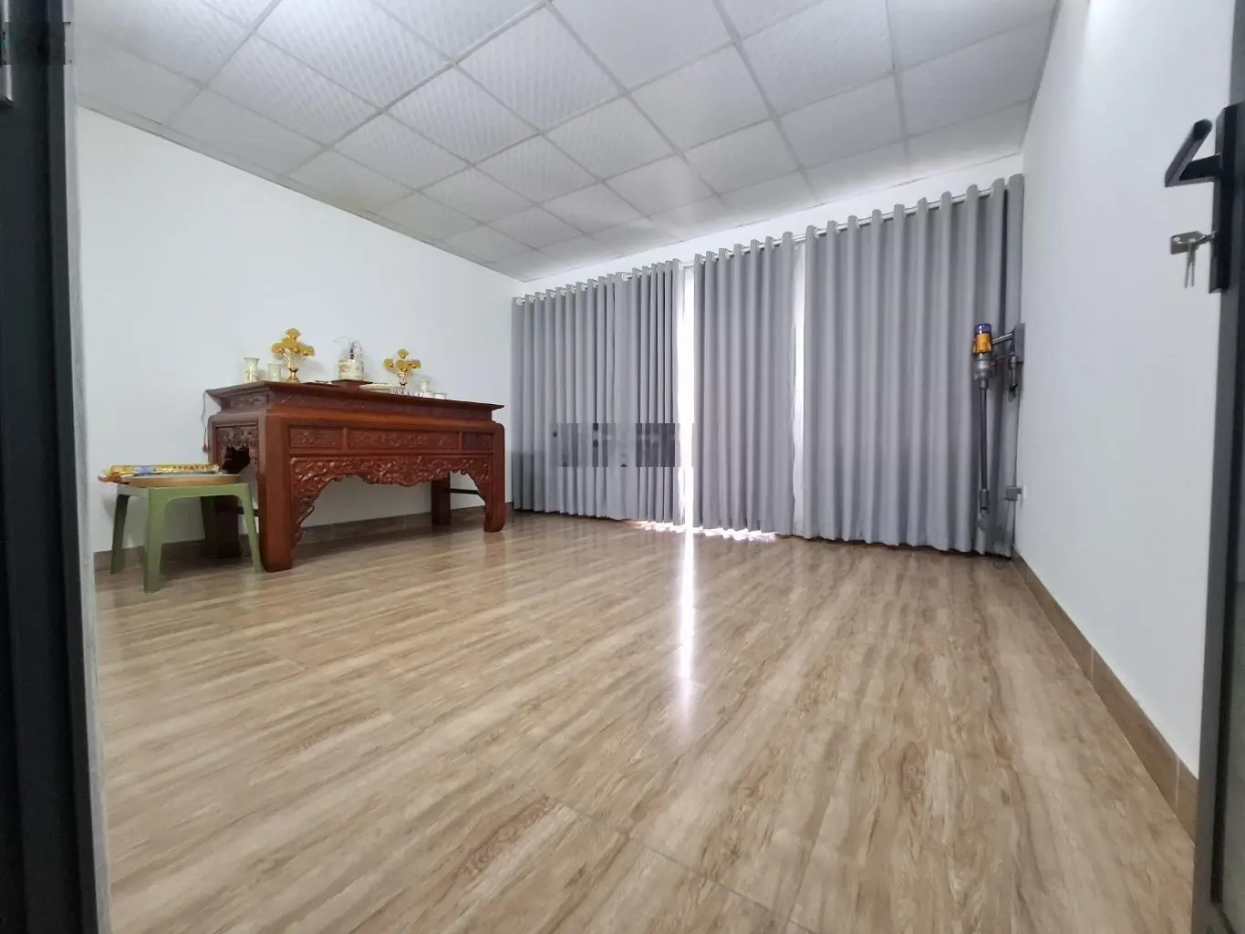 Bán nhà Trần Quốc Hoàn 2 thoáng trước sau - ô tô tránh vào nhà - phân lô 22 tỷ