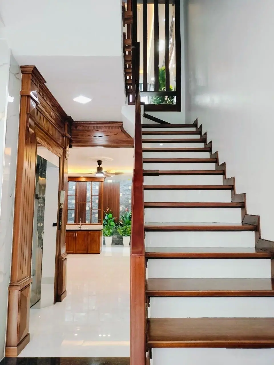 Cần bán căn nhà 4 tầng cầu thang máy KĐT Tân Phú Hưng - Tp Hải Dương