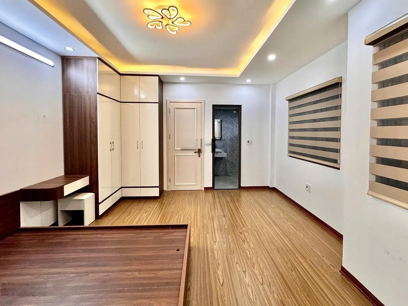 Nhà mới - 2 thoáng - full nội thất - ngõ thông - ở ngay tại hai bà trưng