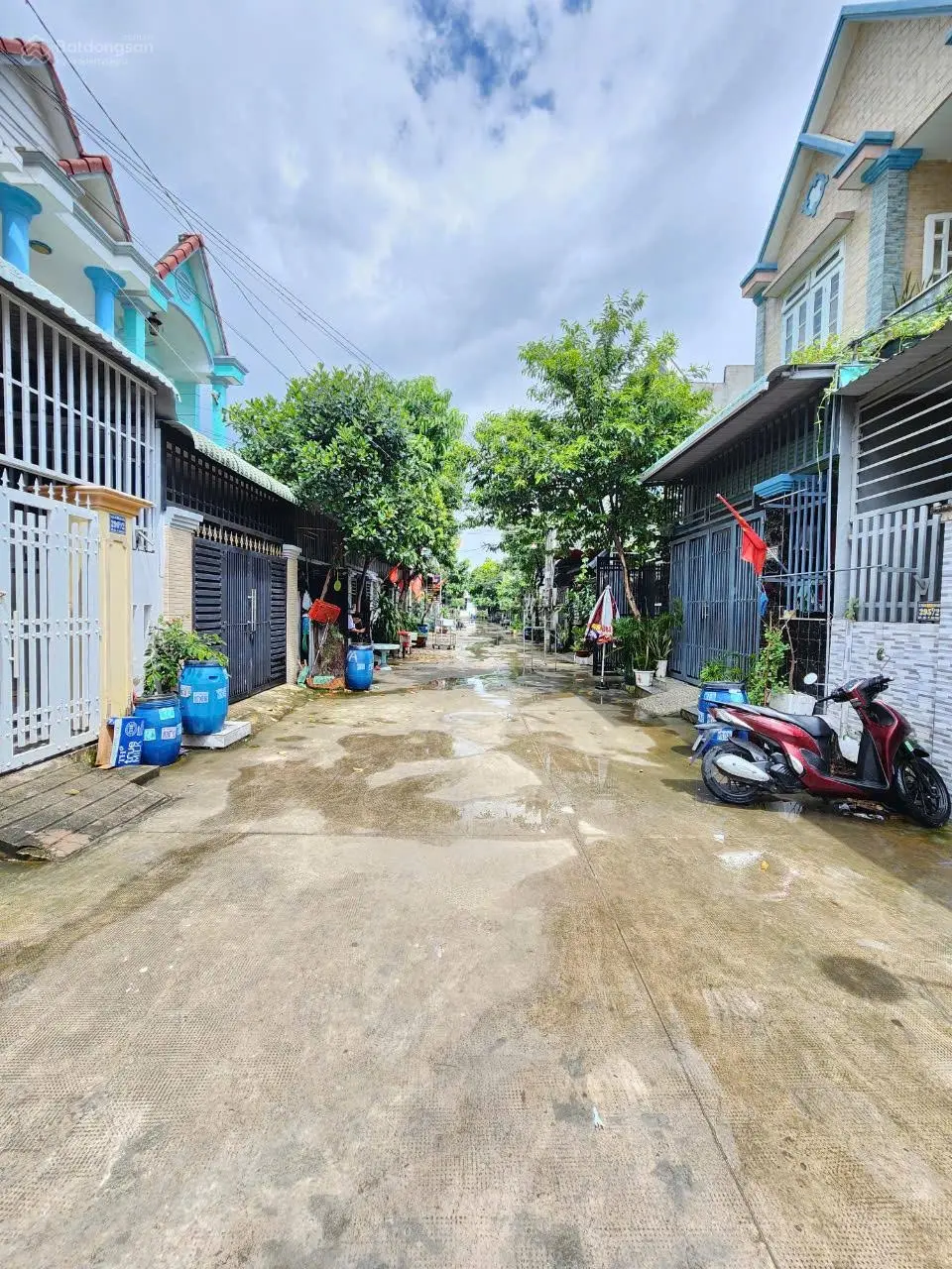 2 tỷ 6 Bán nhà 1 trệt 1 lầu cách đường Phan Đình Giót 100m, P.An Phú, TP.Thuận An