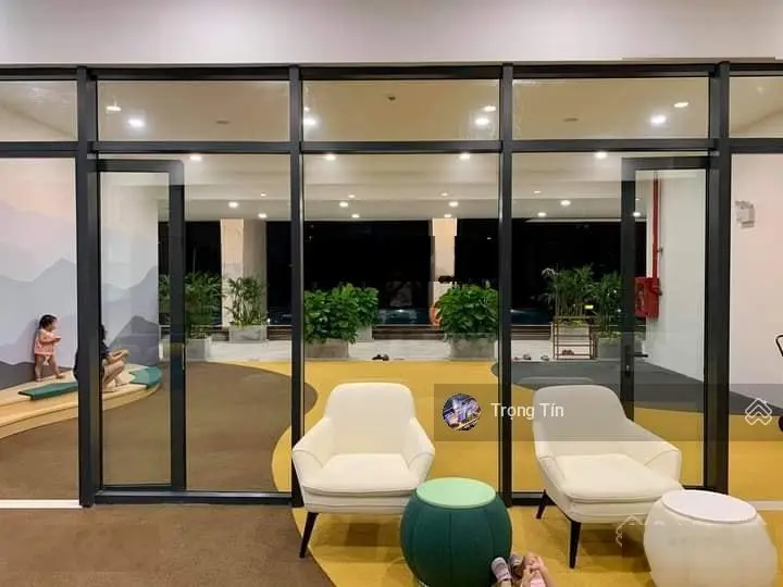 Đại hạ giá! 2PN 73m2 Kingdom 101 tầng đẹp view thoáng giá 5 tỷ, liên hệ Mr Tín 0938 414 ***