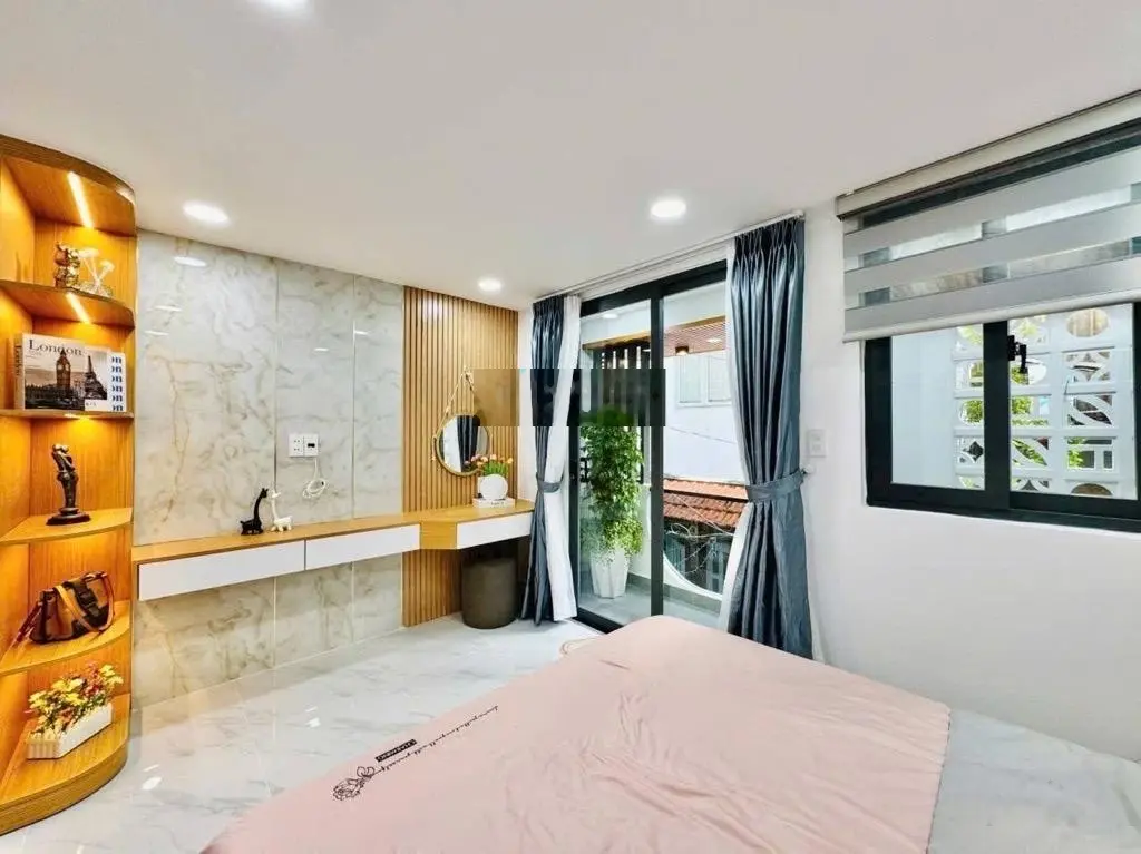 Bán nhà Khánh Hội Quận 4 - 3 tầng - chỉ 3 tỷ - Bề ngang 4m - 28m2 - nhà mới full nội thất