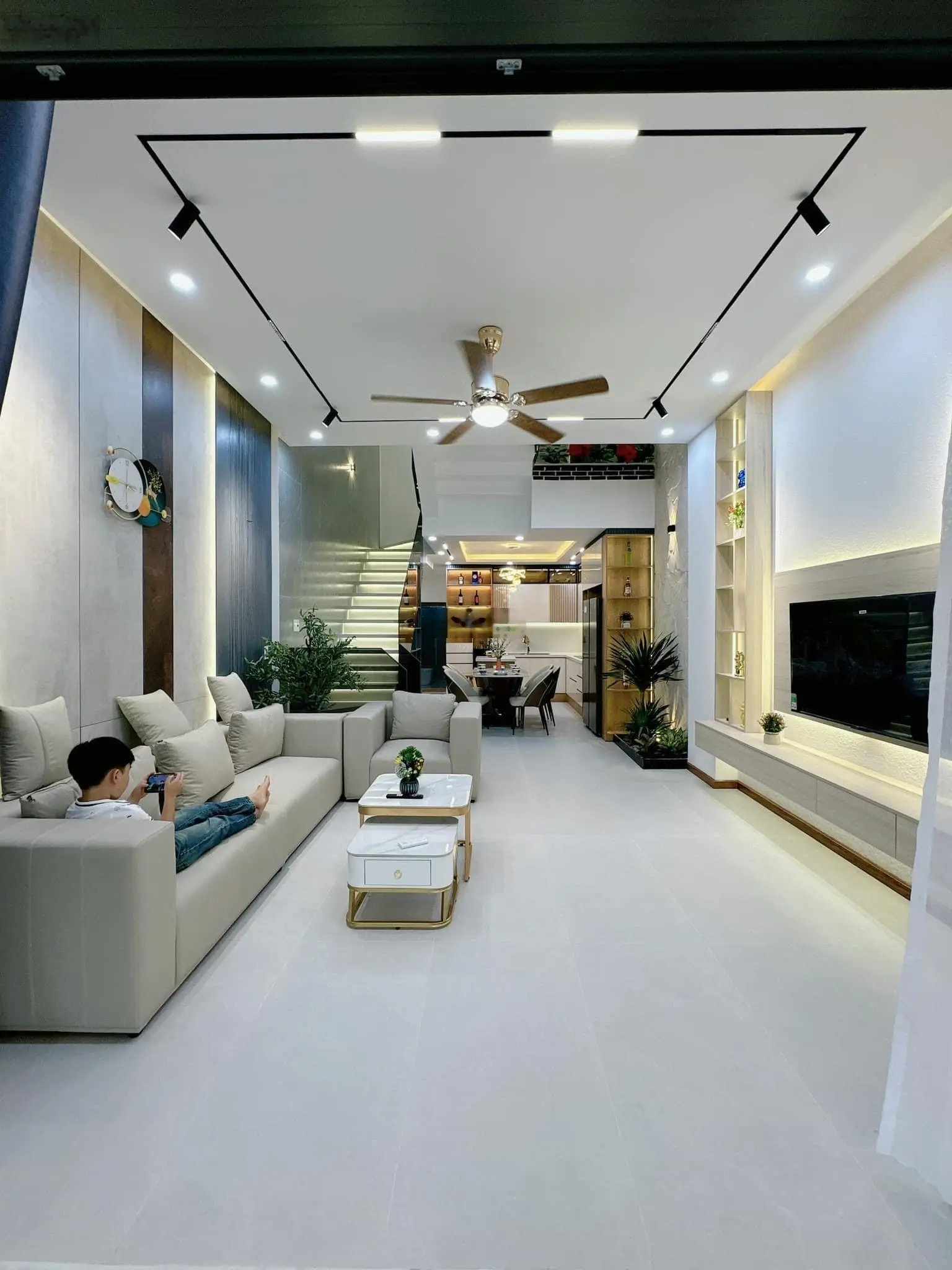 Bán nhà 3 mê MT Nguyễn Thuý đường 7m5 - Full nội thất vip 2024