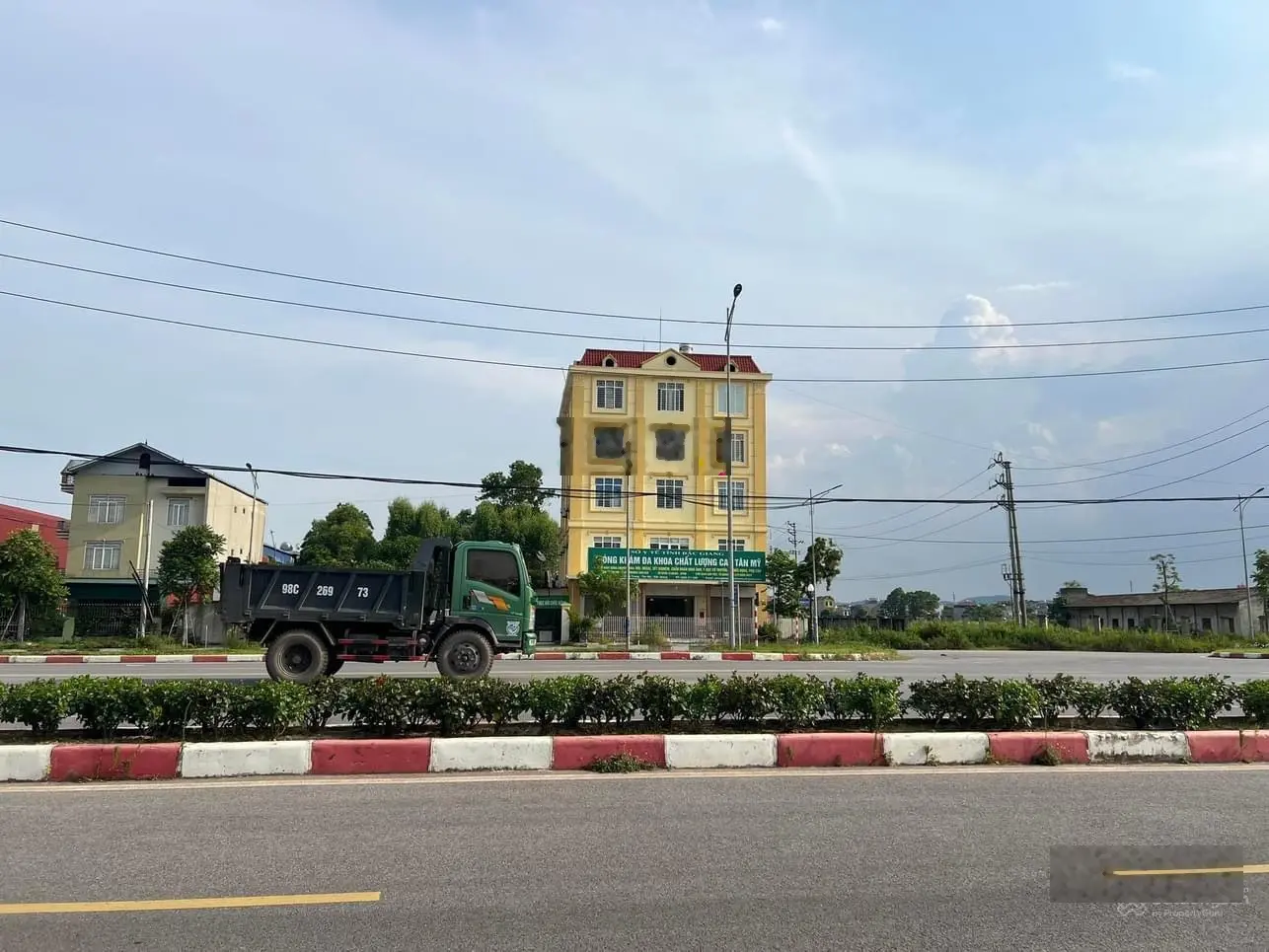 Mảnh đất cực đẹp- tiện ích xung quanh ,giá hợp lý - dt 79m mt5 giá 2.9 tỷ đường thân nhân trung