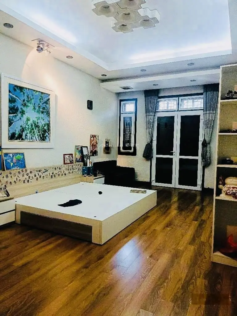 Cần bán nhà phân lô Lạc Trung ôtô tránh dừng đỗ, ngủ trong nhà 70m2, 13 tỷ. LH 0916 231 ***