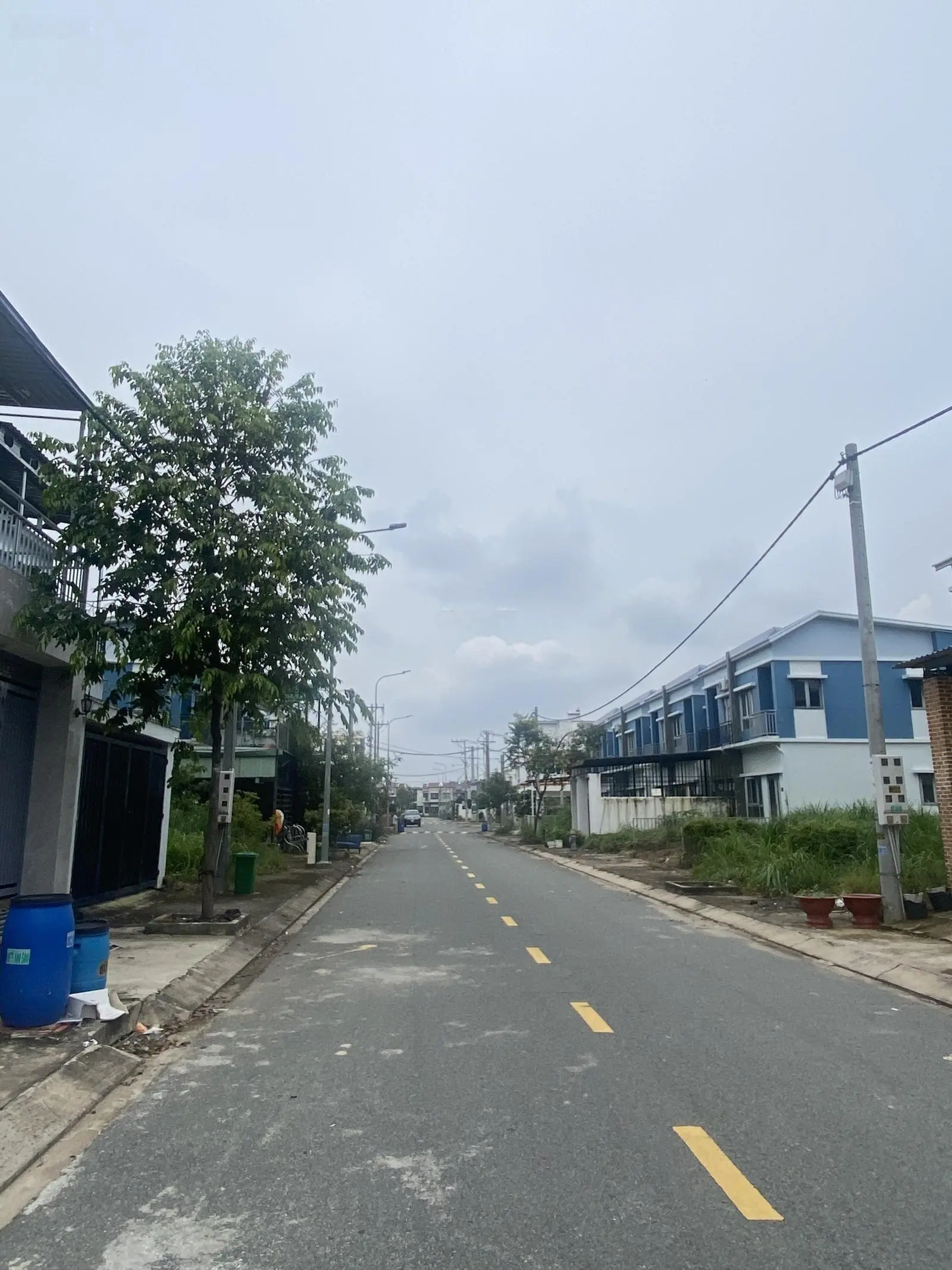 Bán nhà nguyên căn 1 trệt 1 lầu OASIS CITY Đối diện ĐH Việt Đức- Sổ hoàn công-TP Bến Cát