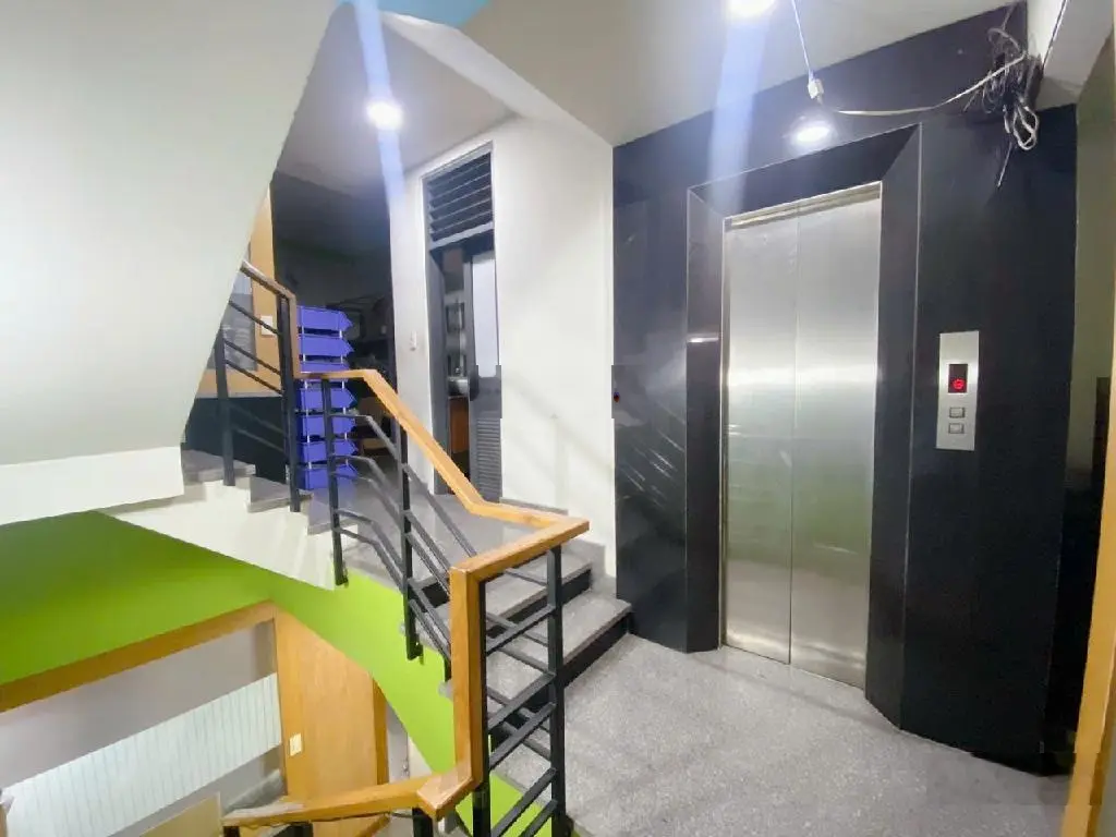 Bán nhà mặt tiền kinh doanh, 5 tầng- có thang máy, ( 5m x 19m), đường phạm ngọc thạch, quận 3
