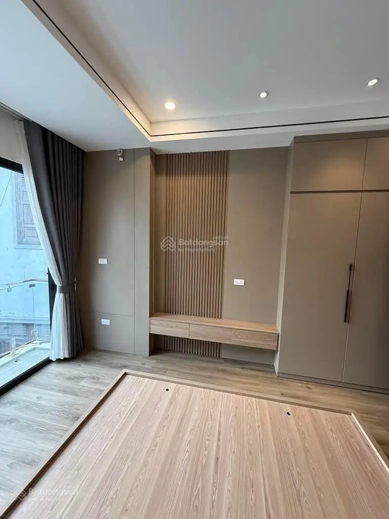 GIẢM SỐC 300 TRIỆU Nhà mới phố Tư Đình, Long Biên 33m2 Ô tô đỗ cổng giá chỉ còn 5.48 tỷ