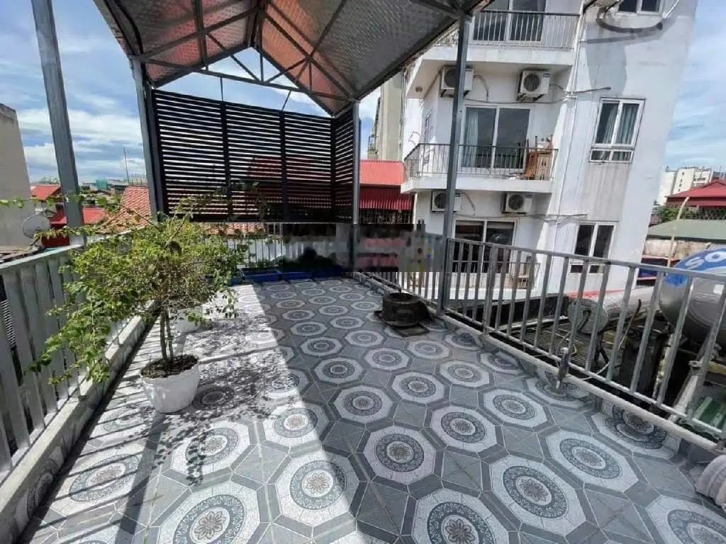 Bán nhà mặt phố 2 mặt thoáng ở đường Nguyễn Công Hoan quận Ba Đình Hà Nội DT 63m2 giá siêu rẻ 27 tỷ