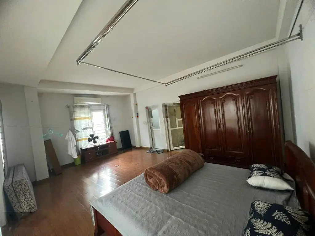 Bán căn nhà Hoàng Hoa Thám - Ba Đình lô góc - gần phố - ngõ thoáng - nhà mới đẹp - để lại nội thất
