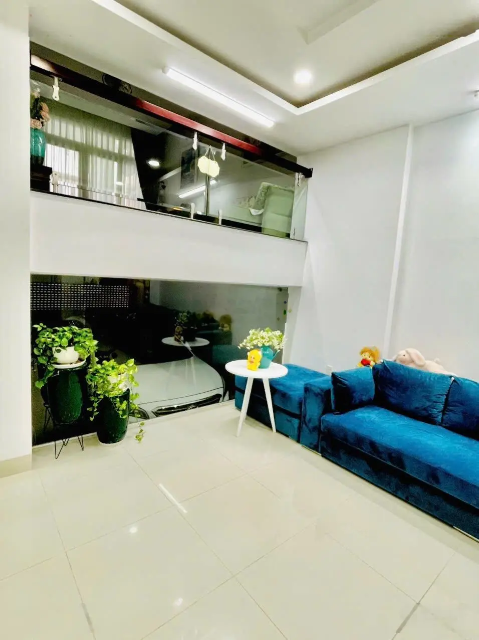 Nhà mặt tiền đường Nguyễn Hữu Huân - Phước Tiến, 135,1m2 ngang 6,1 có gara ô tô có 4pn giá 18,2 tỷ.