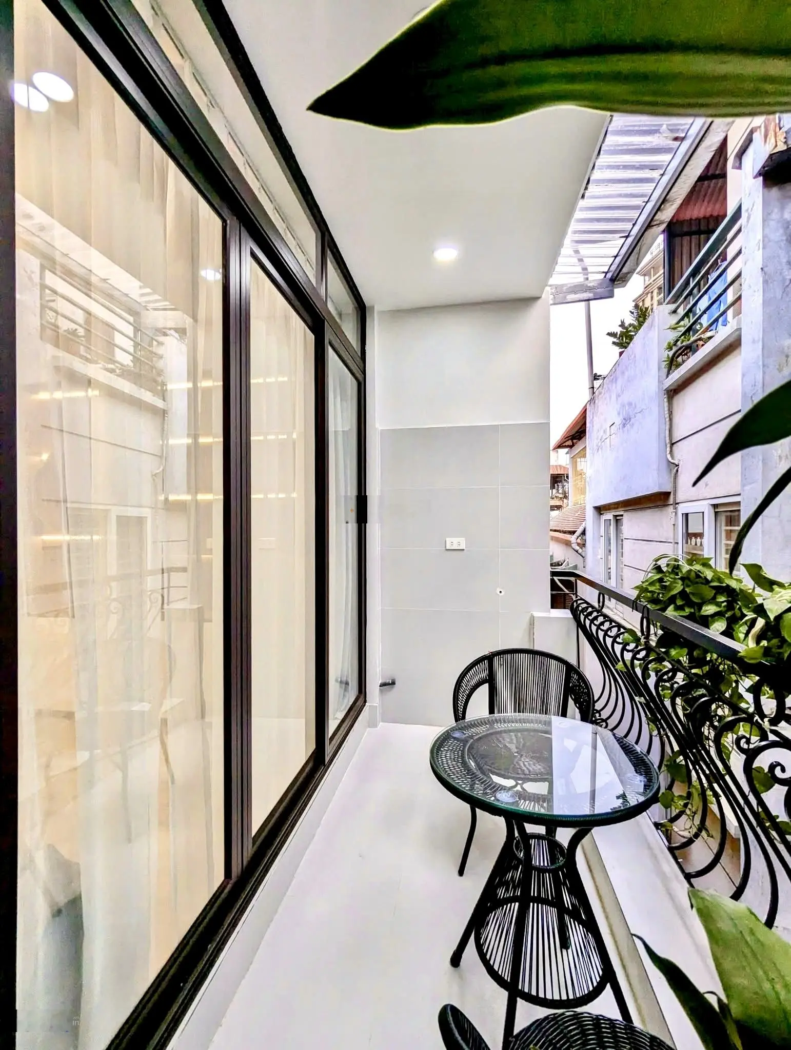 Bán nhà vip, hoàng cầu, ô chợ dừa, đống đa. full nội thất xịn, ô tô đỗ trong nhà