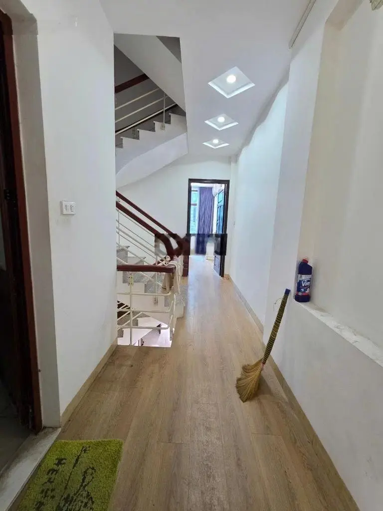 Bán nhà Trung Kính Cầu Giấy- 5T dân xây- Gần phố- 6 ngủ- 50m2- nhỉnh 12 tỷ