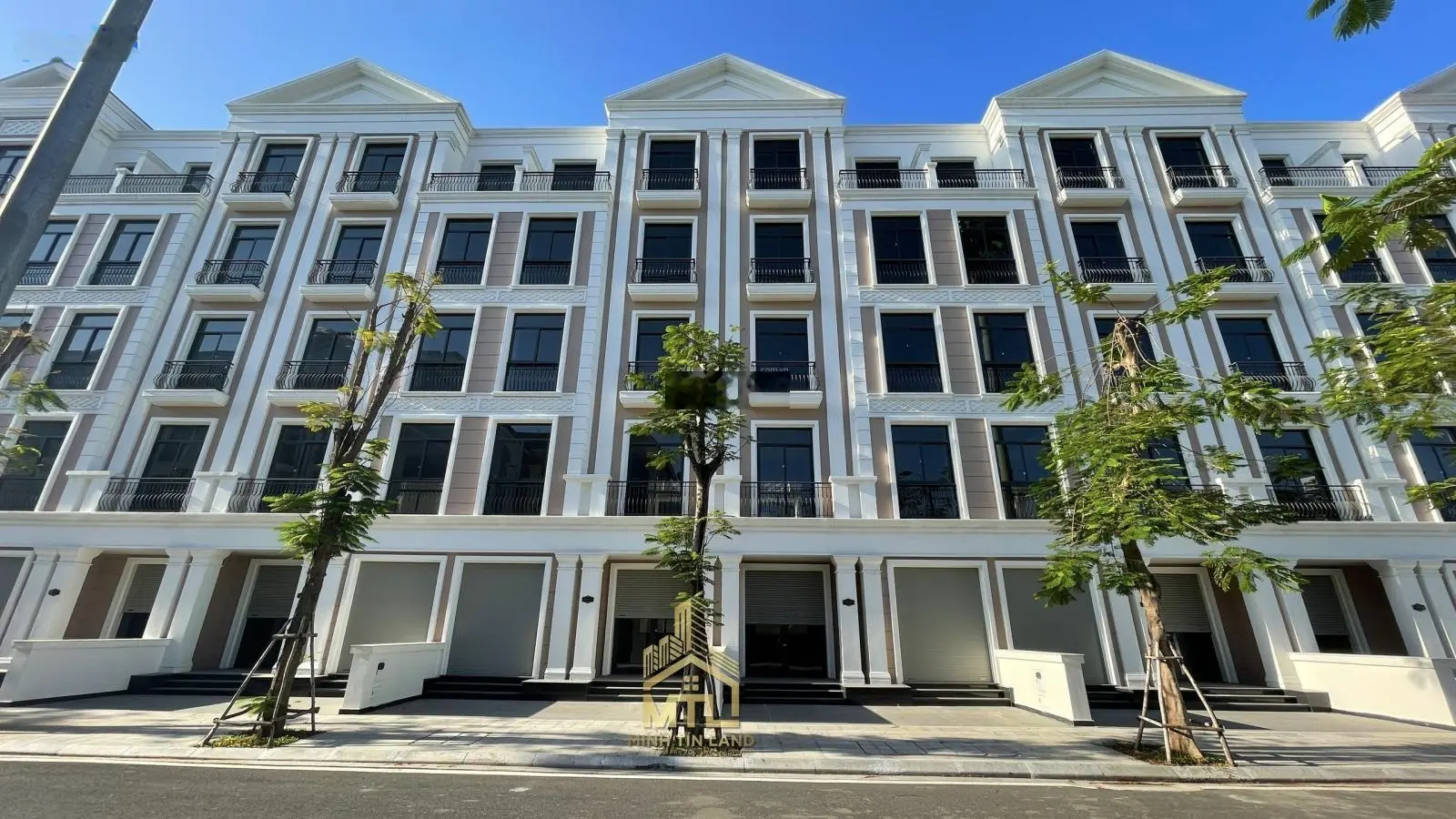 Bán nhà phố 120m2 đối diện công viên tại Vinhomes Grand Park giá chỉ 17 tỷ. LH 0828 030 *** Thiện