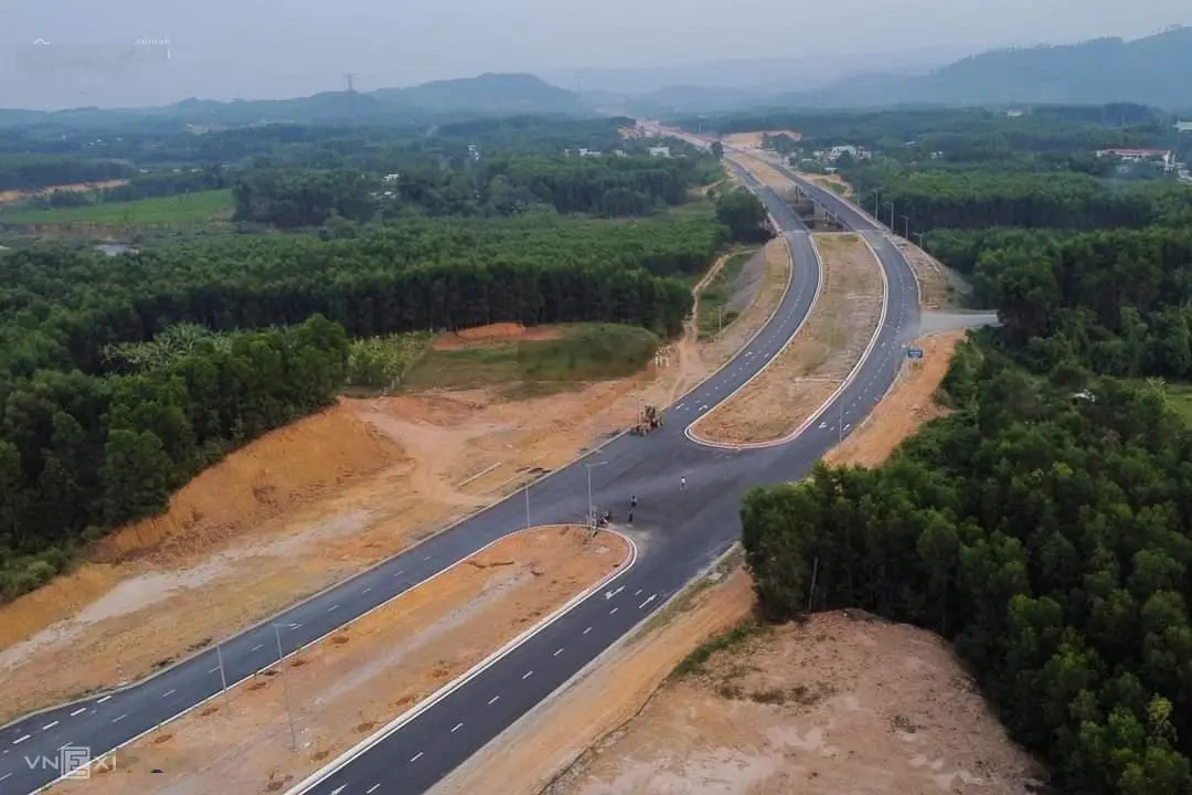 Cần bán 23.000m cây lâu năm sát suối làm nhà vườn, trang trại vị trí rất đẹp tại xã Hoà Ninh giá rẻ