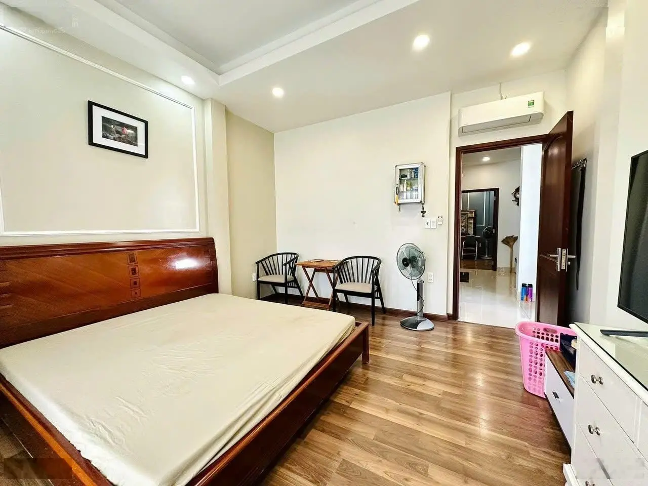 Cơ hội sở hữu nhà phố SHR đẹp tại trung tâm Tân Bình - gần sân bay - đường 5m