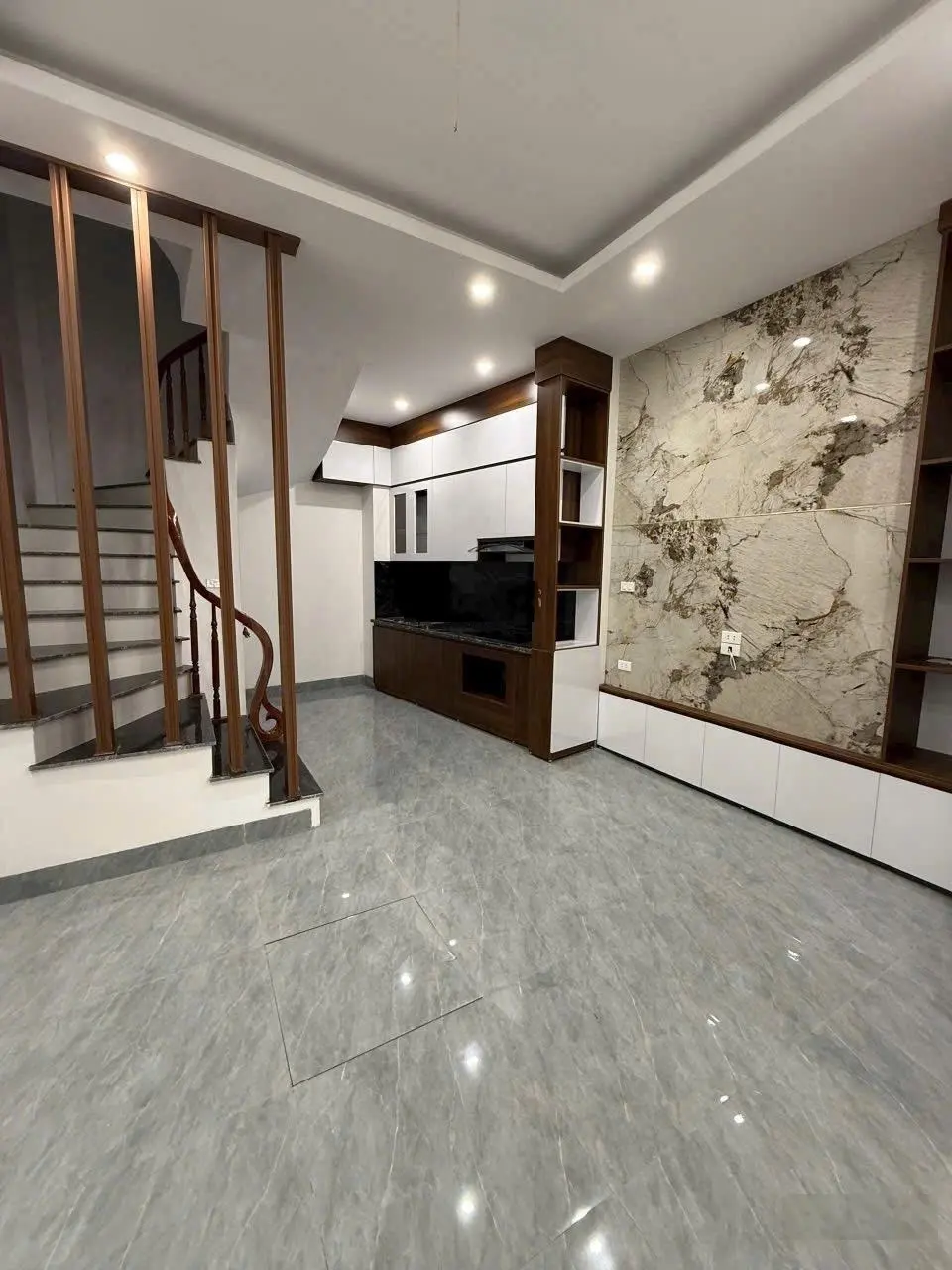 Trung tâm Ngọc Thuỵ, 10m ra Oto, phân khu hiếm vị trí siêu Đẹp - 30m2/5T mới cứng - giá nhỉnh 5tỷ