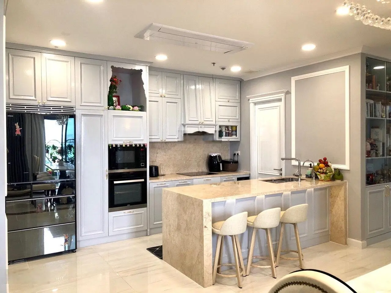 Bán biệt thự 5PN, 6WC, 207m2 tại Phường 7, Tân Bình, 39 tỷ VND