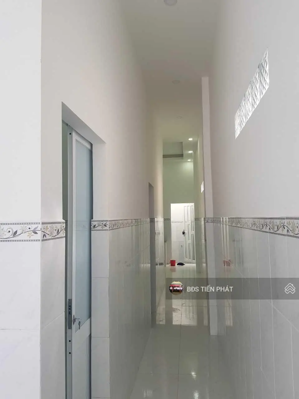 Nhà bán SHR. Đường Nguyễn Văn Cự, DT: 64m2 ( 3,1m x 22m) Có 2 phòng ngủ, giá bán 3.3 tỷ TL