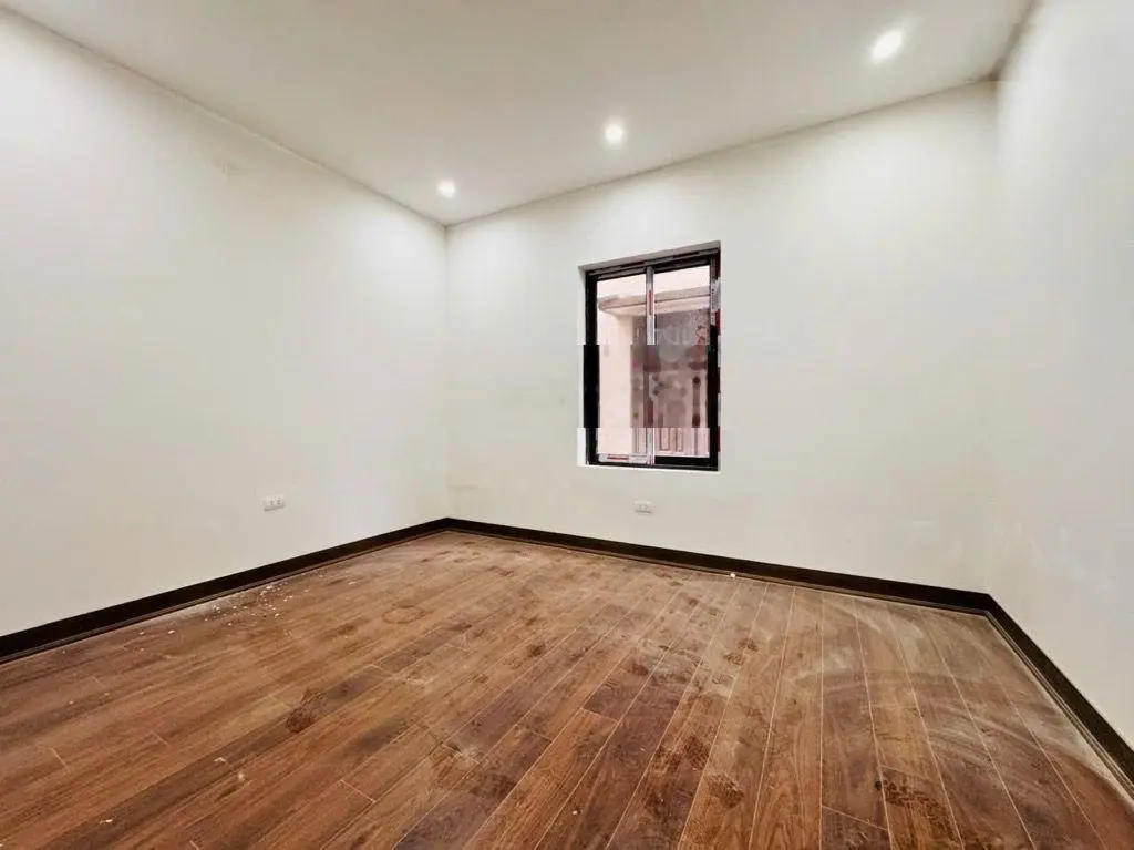Bán nhà phân lô lk 05 tầng trung tâm quận Cầu Giấy, HN. Đường thông, oto tránh, yên tĩnh, ở sướng !
