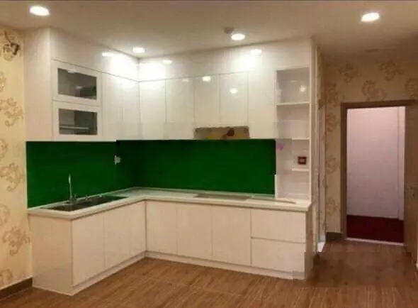 Ngộp bank bán gấp trong ngày, mặt tiền Hồ Văn Huê, 4 tầng, khu sầm uất