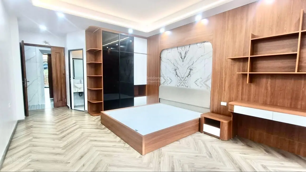 Chính chủ bán nhà mặt tiền Hoàng Mai - 7 tầng thang máy ôtô - kinh doanh ở sướng - giá trị tăng