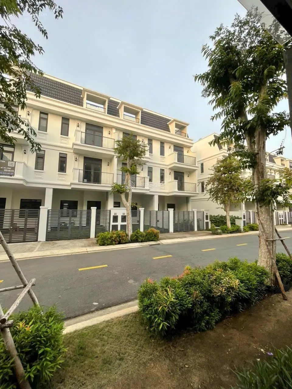 Cần bán gấp nhà phố vũng tàu 1 trệt 3 lầu giá 4.99 tỷ tại la vida residences 77.5m2, 4pn gần biển