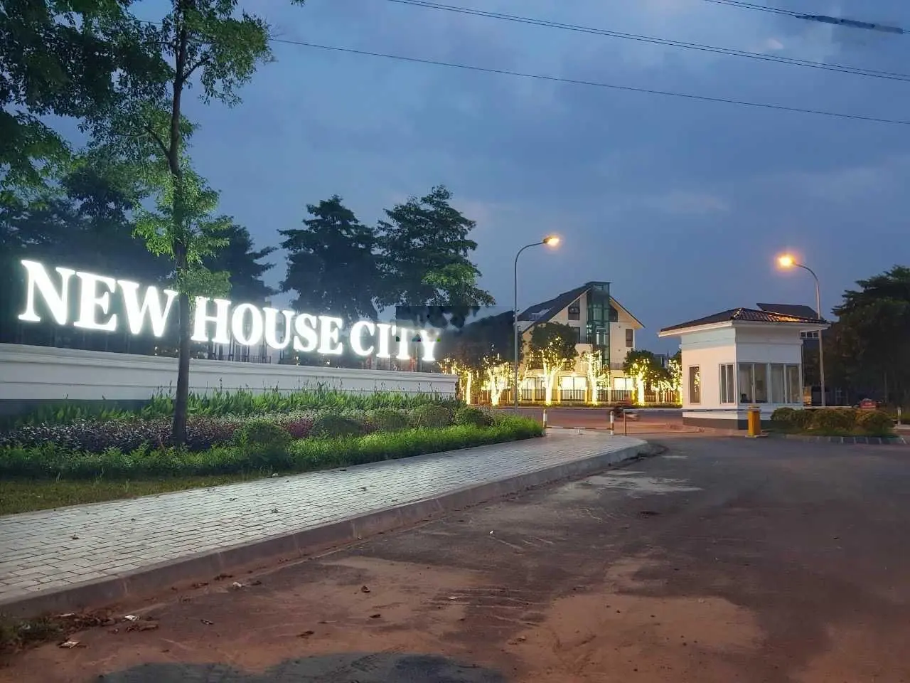 Bán căn biệt thự 235m2. Giá hơn 15 tỷ. LH 0962 204 ***