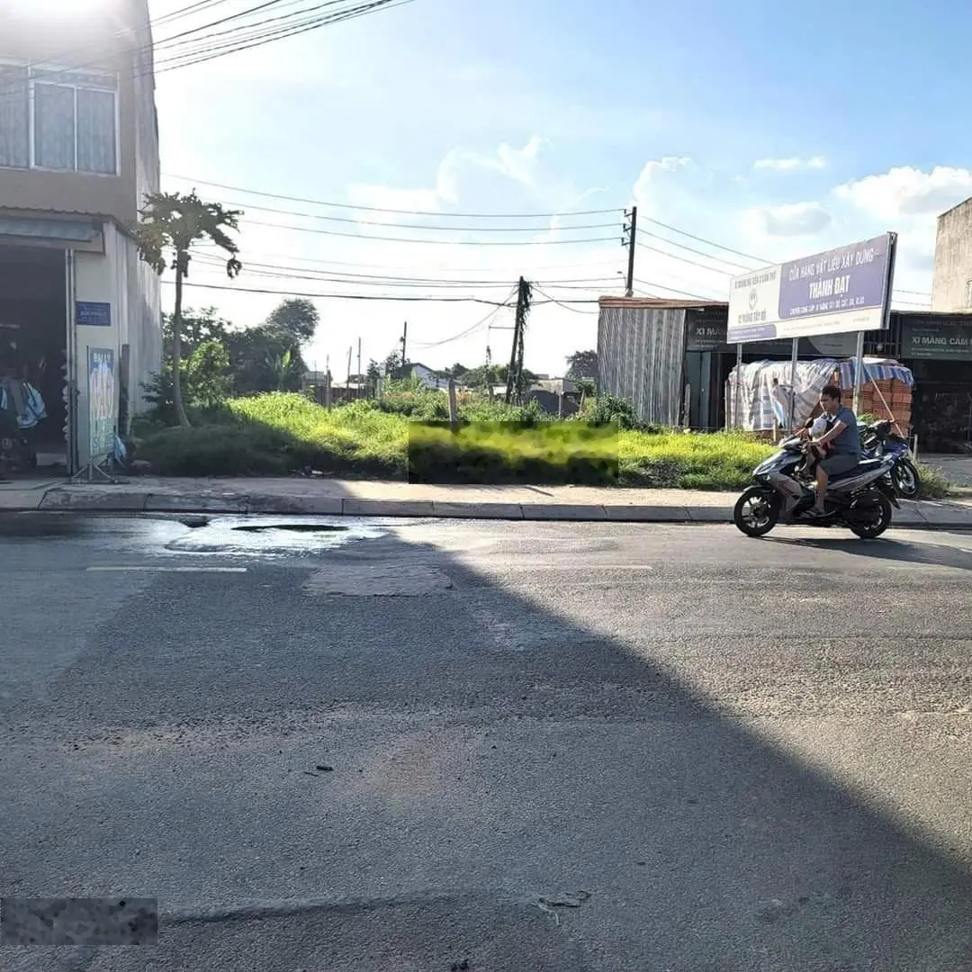 Cần bán 105.5m2 đất ngộp, SHR đường Phạm Ngọc Thảo, Mỹ Thạnh An, Bến Tre. Gần quảng trường TP