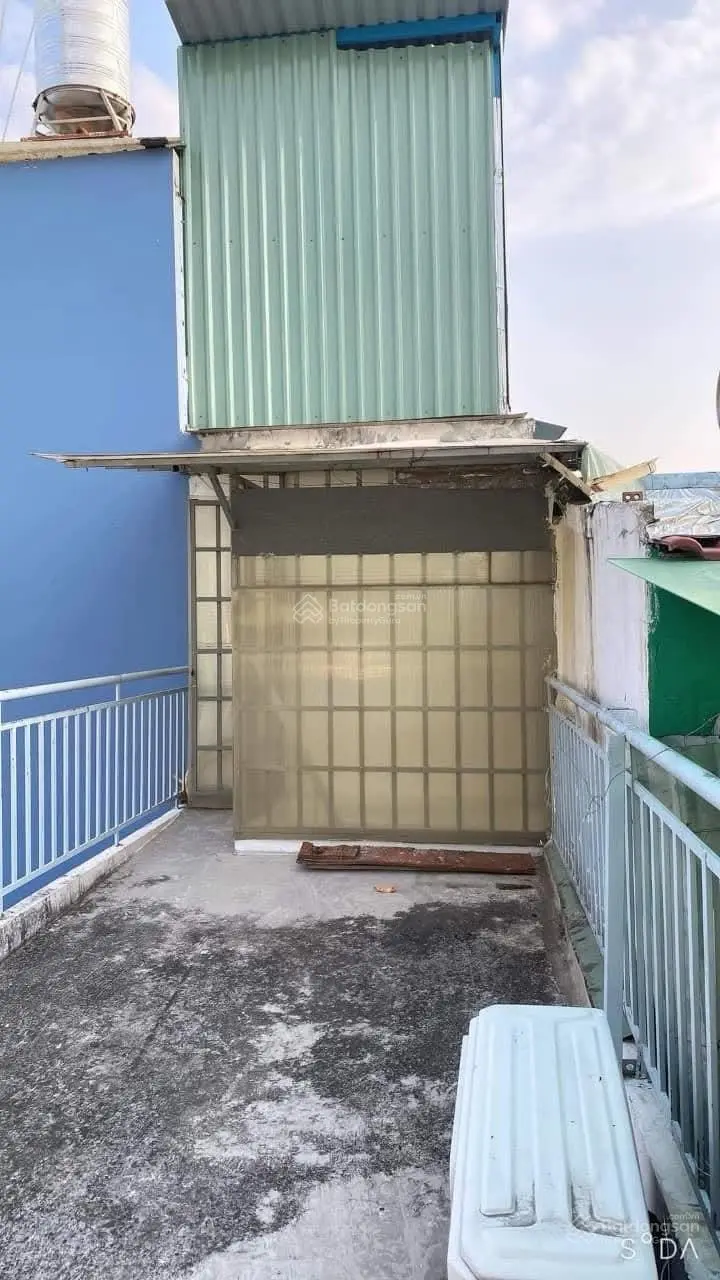 Chỉ 2,45 tỷ nhà đẹp dtsd 60m2, 5 tầng 3pn, Bạch Vân, Q5
