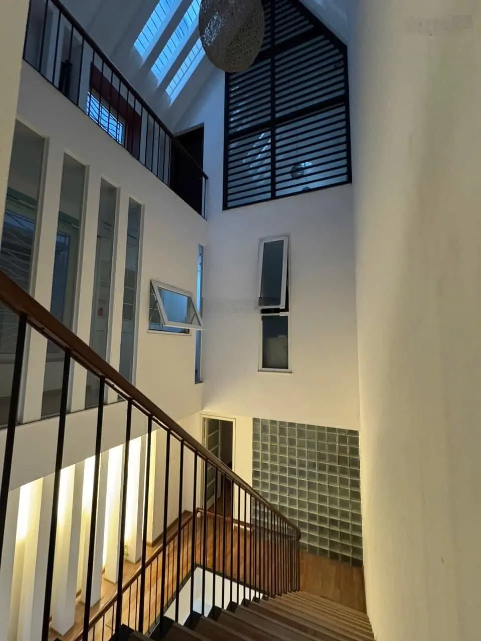 Phố nhật linh lang - ô tô tránh - 1 nhà ra phố - phân lô vip ba đình - kinh doanh 24/7 - 31.5 tỷ.