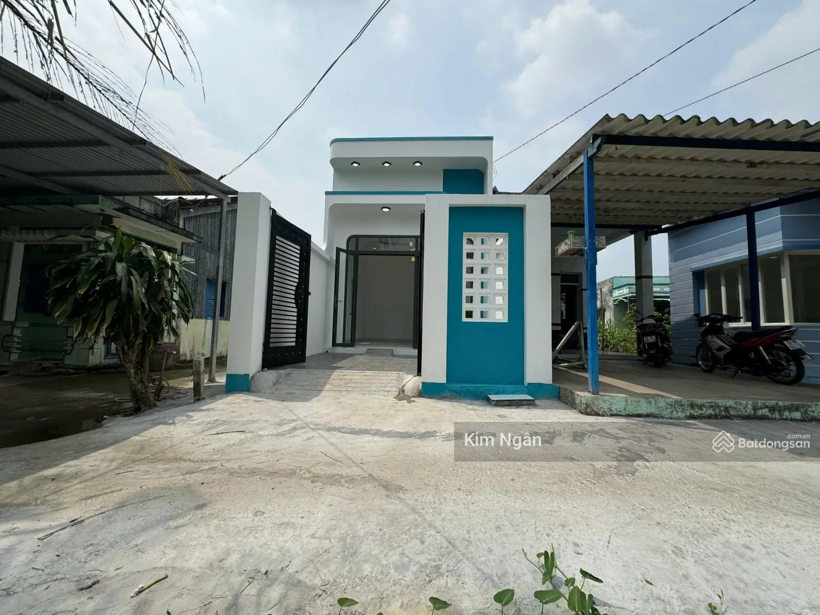 Bán nhà 98m2 thị trấn cần giuộc, cách ql50 chỉ 50m, nhà mới xây 2pn, 2wc, sân rộng để ô tô.