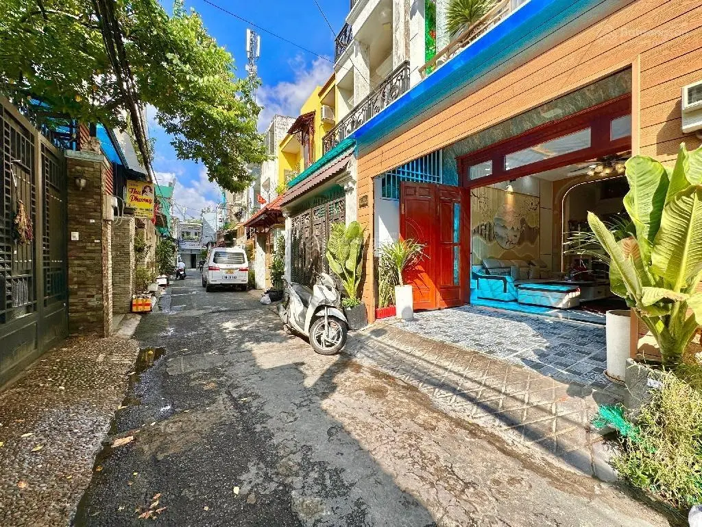 SIÊU PHẨM Quận Tân Bình 4 Tầng Đẹp Hơn Cả NGỌC TRINH - Phạm Văn Bạch - Có GARA oto riêng, chỉ 8 Tỷ