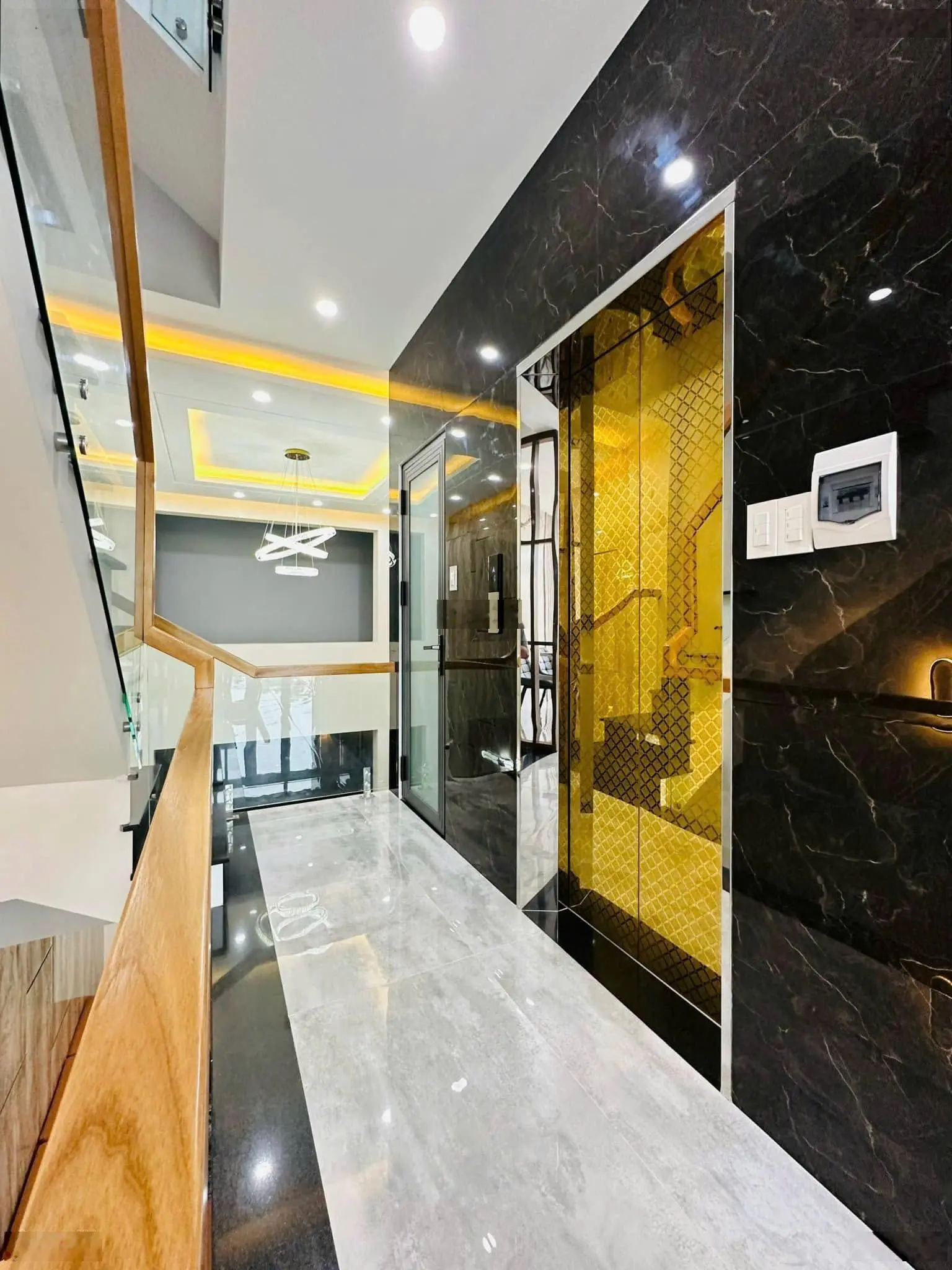 Giá 5 tỷ 600. cuối năm ngộp tiền bán nhà nguyễn văn nguyễn, q1. hxh. tiện ích xung quanh