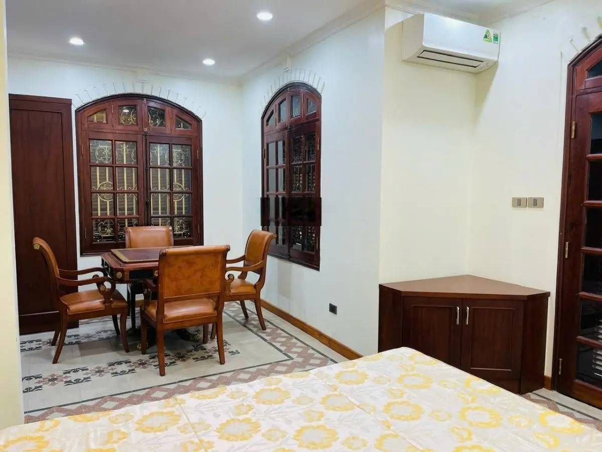 Hiếm, phân lô, sát phố Nguyễn Chí Thanh, vị trí đẹp, ngõ rộng thoáng, sẵn nhà ở luôn