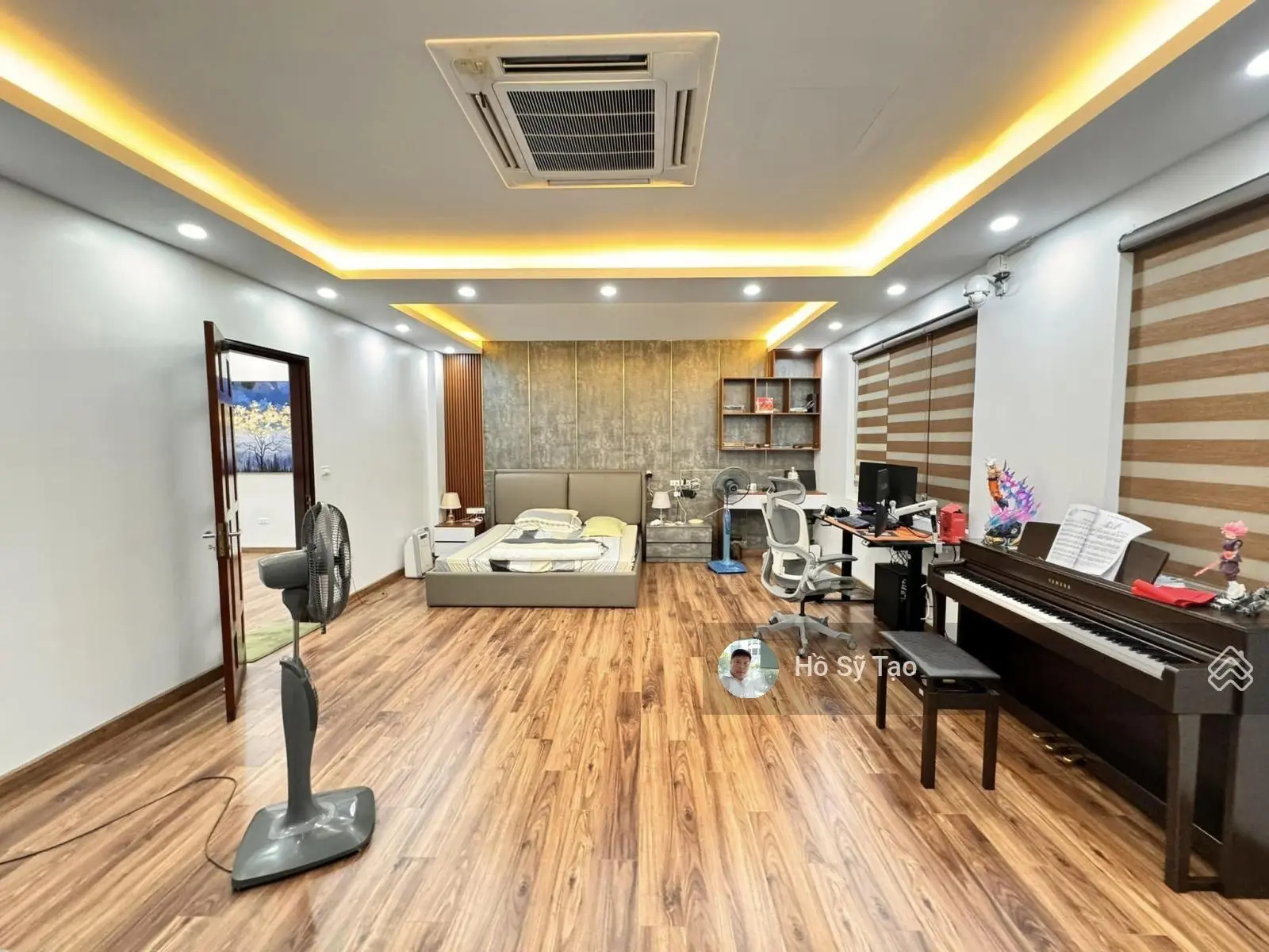 Bán nhà đẹp phân lô đường Trần Quốc Hoàn - Cầu Giấy. Diện tích 82,8m2xMT5,41mx4T. Giá chào 21,46 tỷ