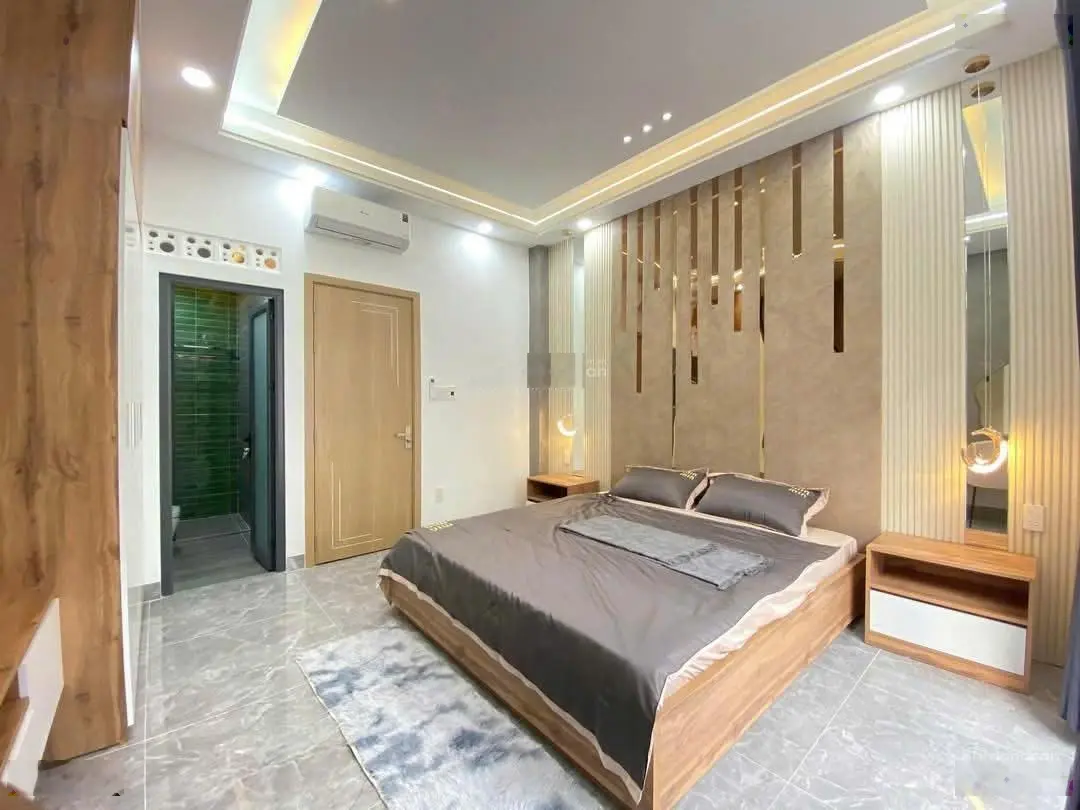 Bán nhà đẹp đường Thạnh Xuân 33. DT 4x17m. Nhà 1 trệt 1 lửng 3 lầu