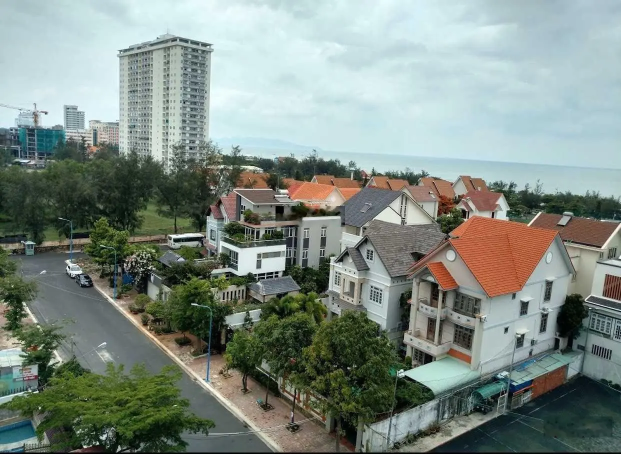Bán căn biệt thự 1 trệt 2 lầu đường Lê Hồng Phong nối dài