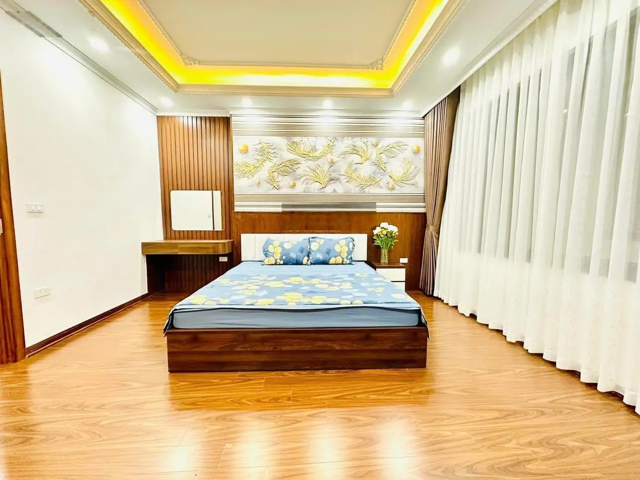Cần bán nhà phố Phương Mai 36m x 5 tầng, Q Đống Đa, lô góc 3 thoáng, mới đẹp long lanh, hơn 7 tỷ