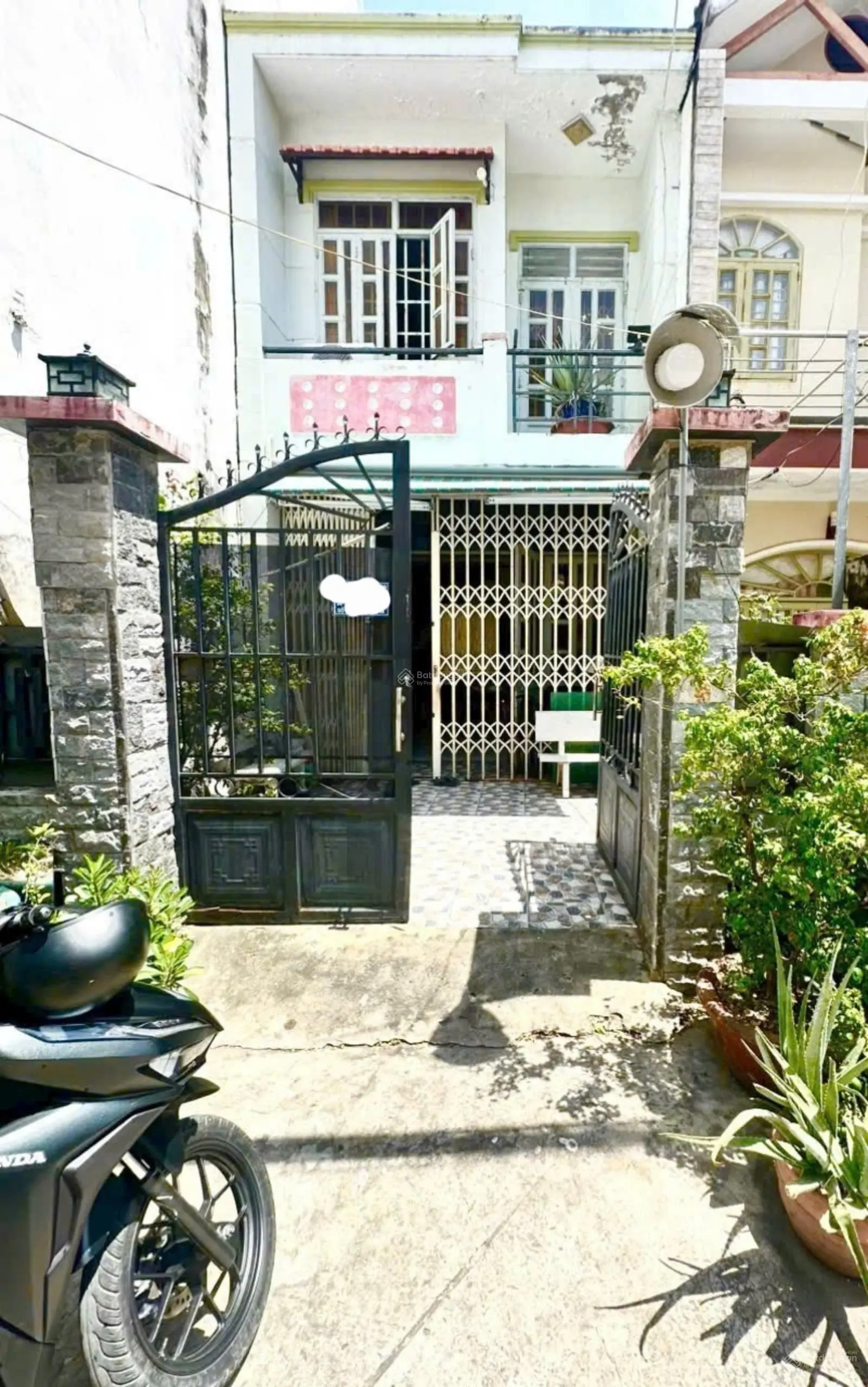 Bán nhà 4.3 tỷ, DT 4x18m, 2 tầng 4PN. Sổ hồng riêng. Ngay hẻm xe hơi 1942 HTP - TT Nhà Bè