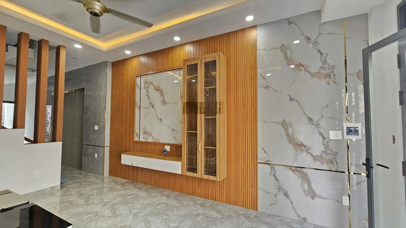 Nhà Phố Rẻ: 3Tỷ950_ Nhà 1 Trệt 2 Lầu Đầy Đủ Nội Thất KDC Gần Ngã Tư Miếu Ông Cù, TP.Thuận An