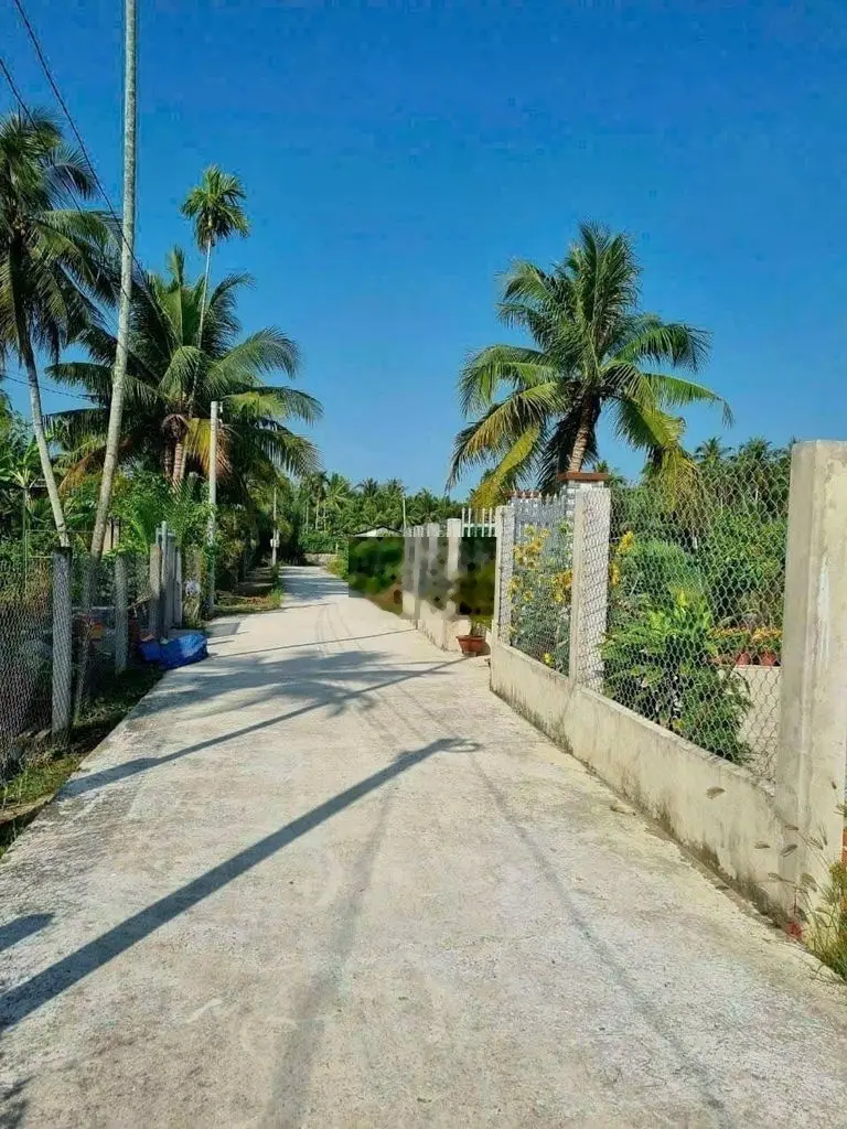 bán xã lổ 2 nền liền kề , hẻm cảnh sát giao thông , phú hưng , bến tre