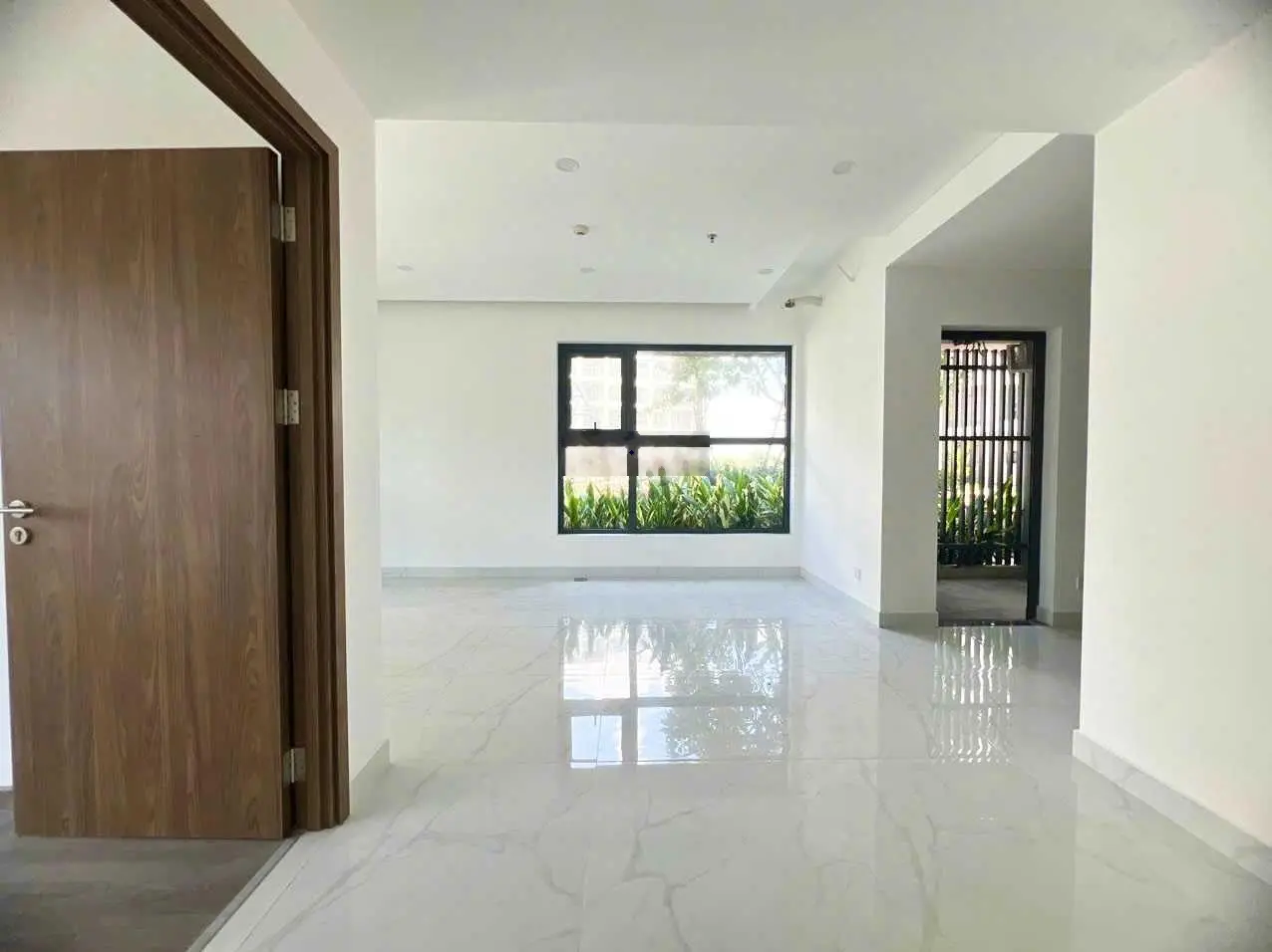 Hiếm! Còn 1 căn trệt trên không Alnata Plus - 80m2 - Bao gồm ô đậu xe - giá bán 5.550 tỷ (102%)