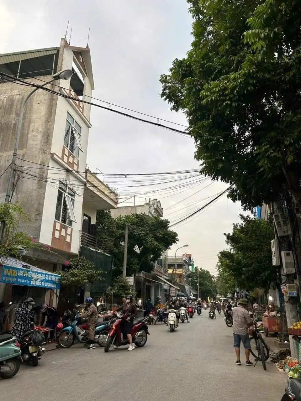 Bán nhà mặt phố Bùi Sĩ Tiêm- gần chợ- gần dự án KĐT xây ngay bên