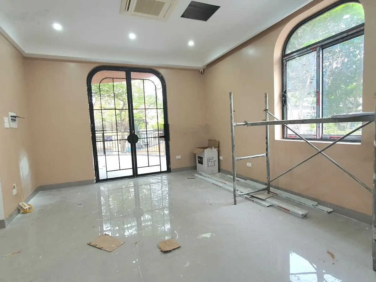 Bán nhà mặt phố lô góc khu đô thị Linh Đàm, Hoàng Mai. Diện tích 105m2, giá thương lượng