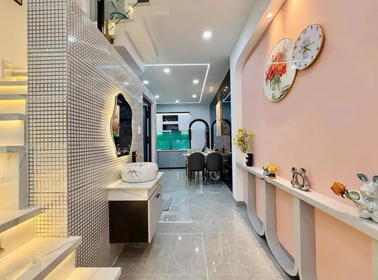 Bán nhà Đ. Trịnh Như Khuê,Bình Chánh. 1 trệt 2 lầu, DT 70m2. Giá 1 tỷ 955. SHR. Có hỗ trợ bank.