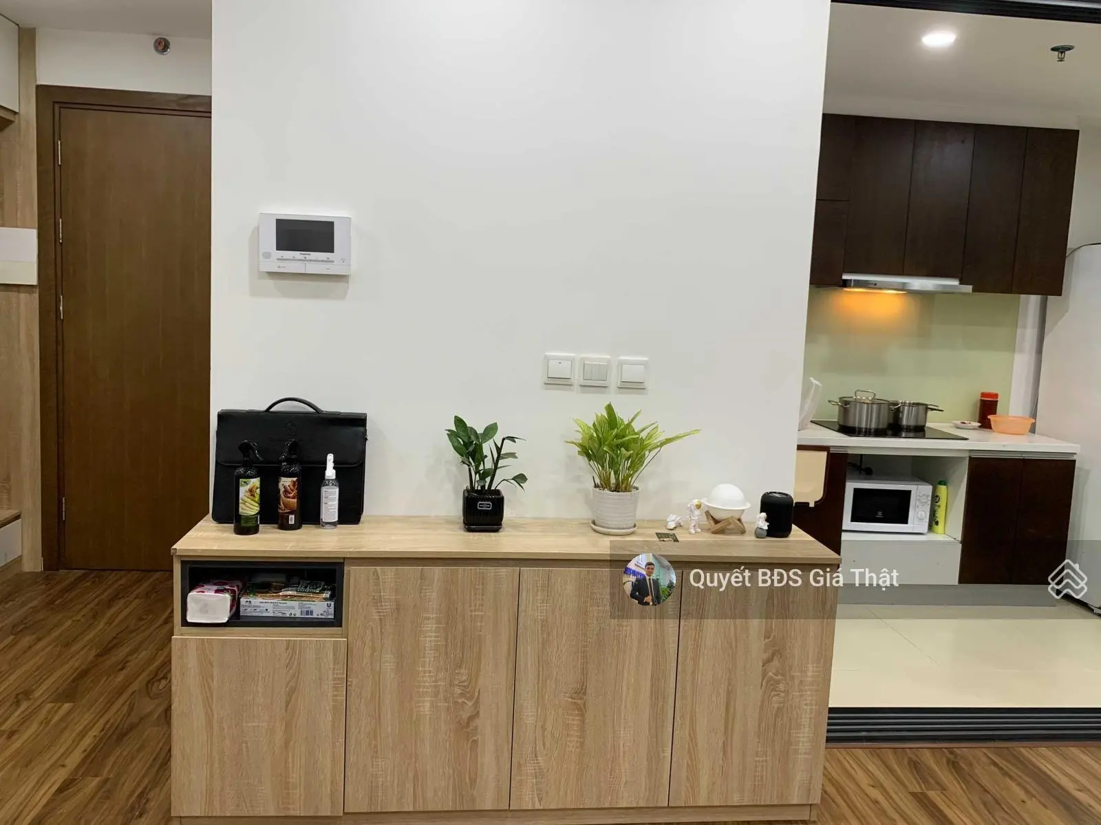 (Giá thật) chính chủ bán căn 81m2 2PN BC Đông Nam full nội thất giá 5.9 tỷ CC The Golden Palm